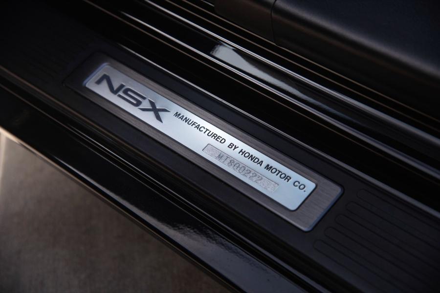 Детали интерьера Acura NSX 1991 года  (фото 58 из 97)